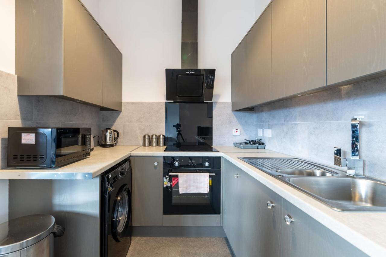 The Eldern - Spacious, Netflix, Free Parking, Close To A1 Apartment