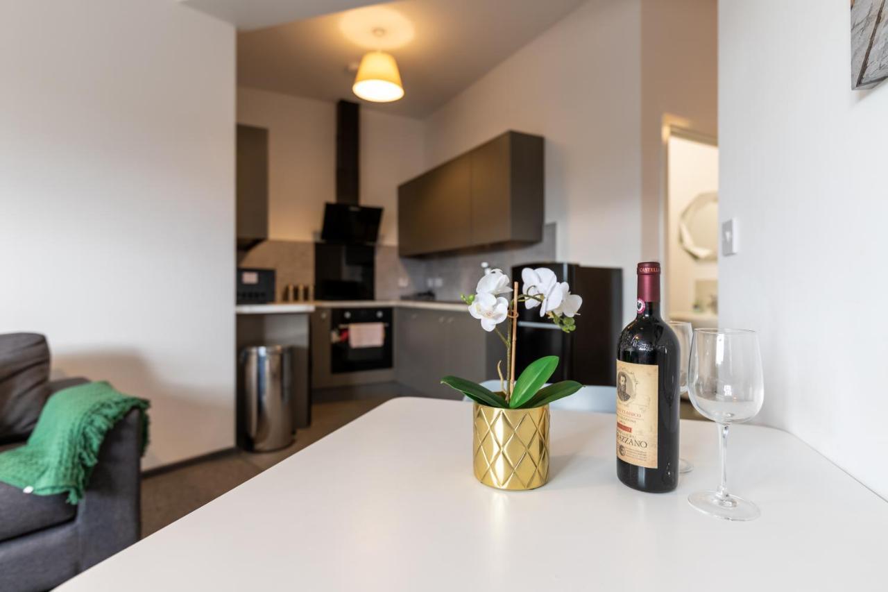 The Eldern - Spacious, Netflix, Free Parking, Close To A1
