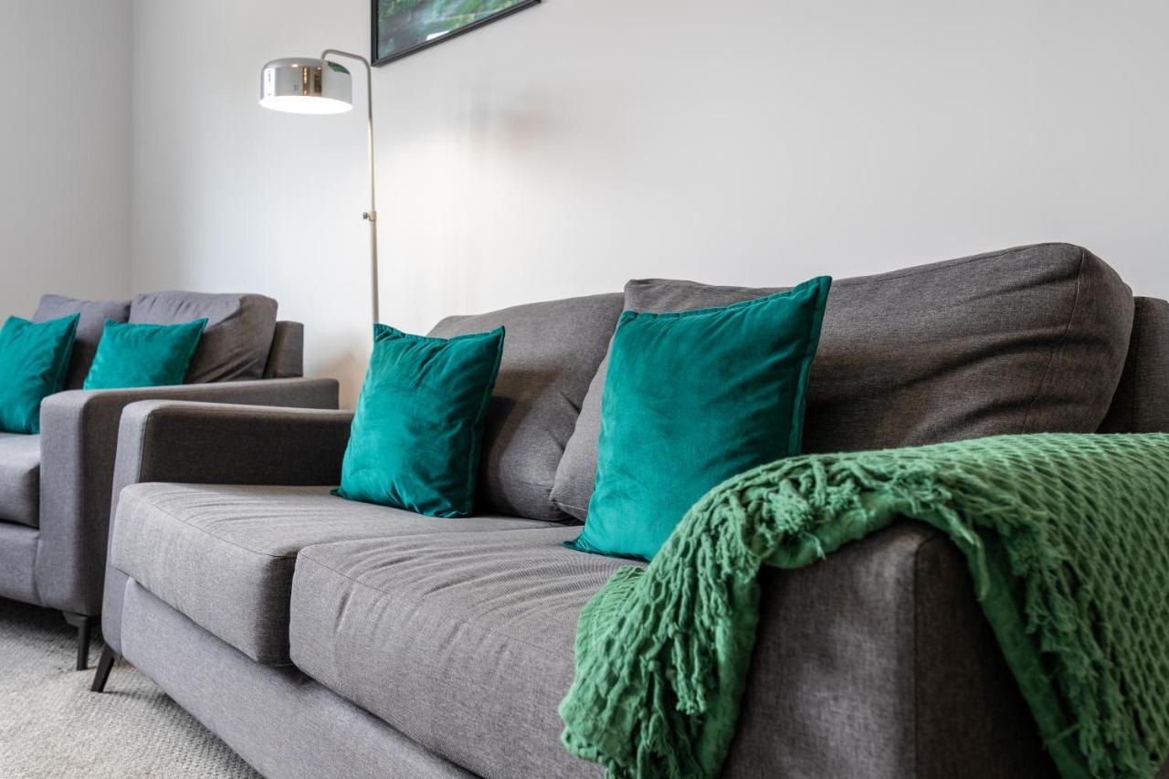The Eldern - Spacious, Netflix, Free Parking, Close To A1 *