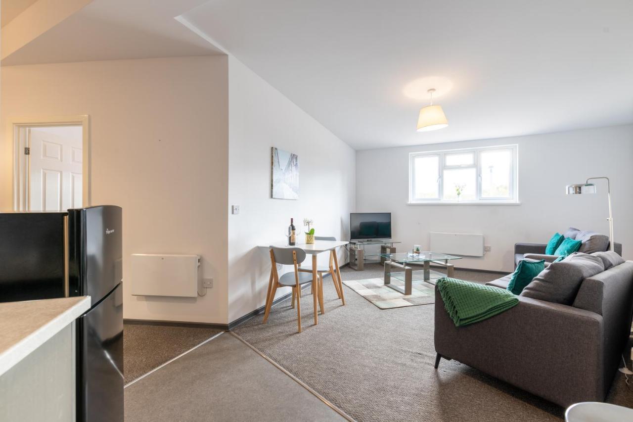 The Eldern - Spacious, Netflix, Free Parking, Close To A1