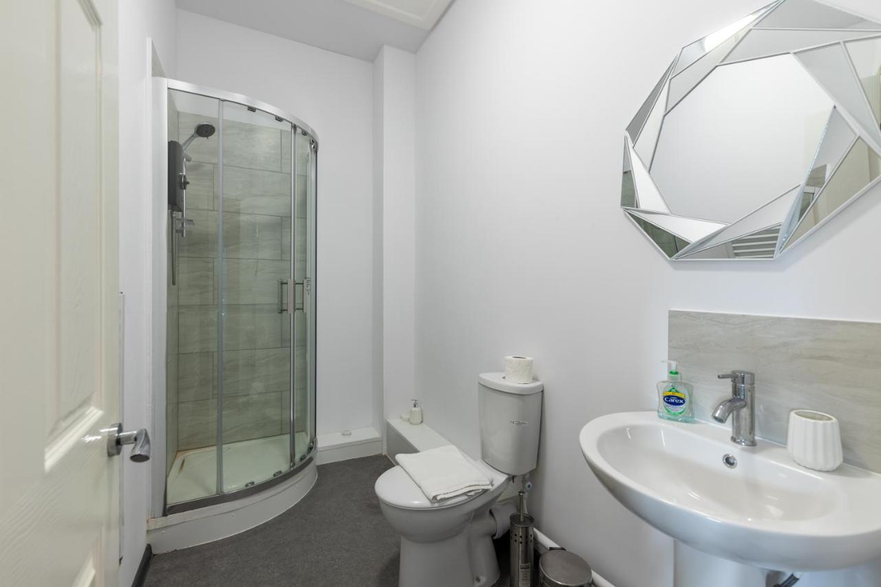 Apartment The Eldern - Spacious, Netflix, Free Parking, Close To A1 Peterborough