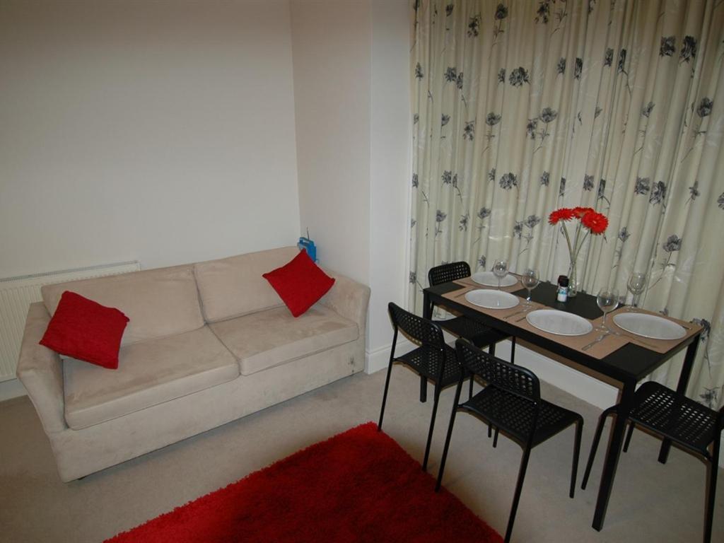 Park House 3*