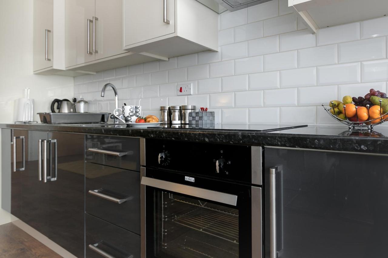 Kvm - - Contractors - Town Centre By Kvm Apartment *