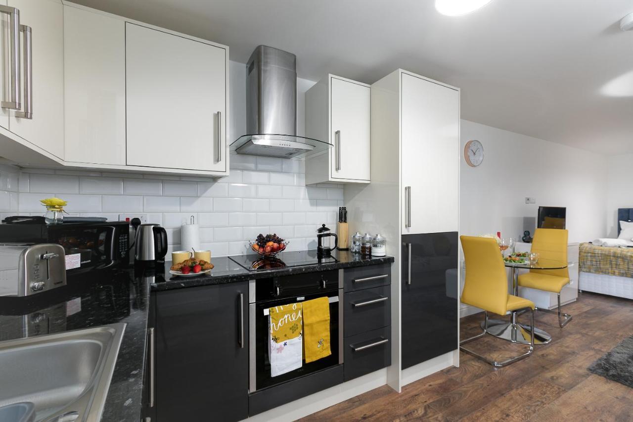 Kvm - - Contractors - Town Centre By Kvm Apartment *