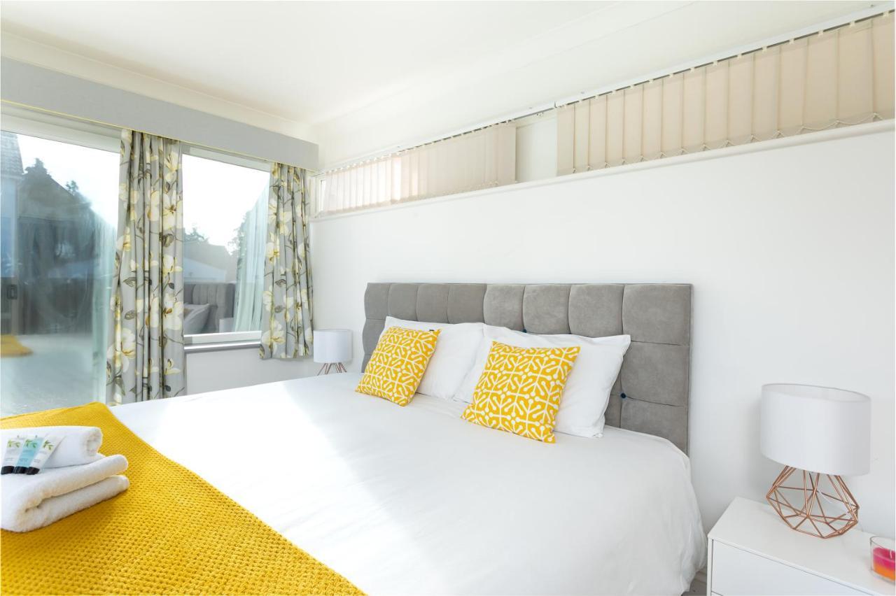 Kvm - Sugar Way House For Large Groups By Kvm Peterborough