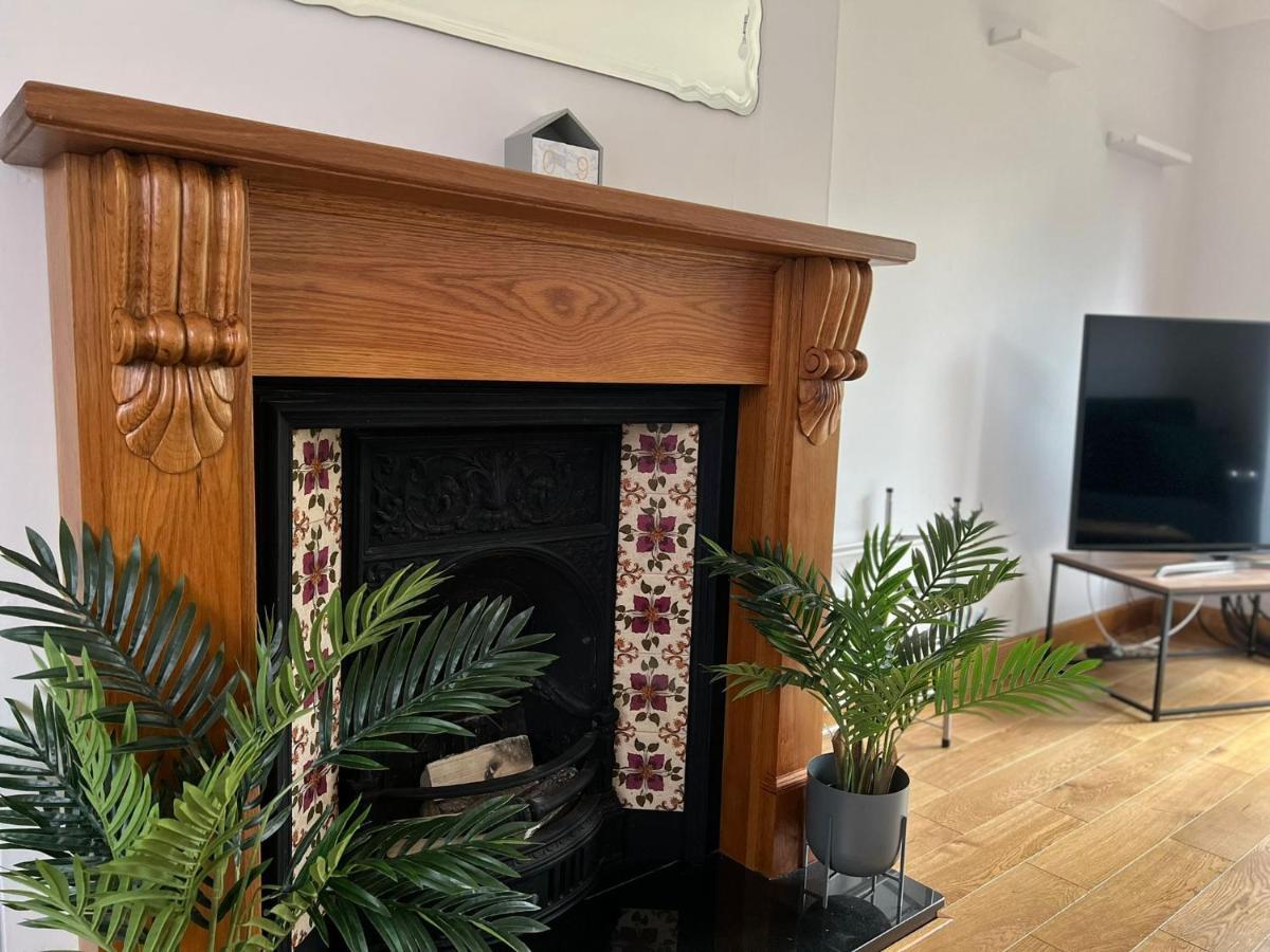 Boleyn Avenue By Incredible Holiday home
