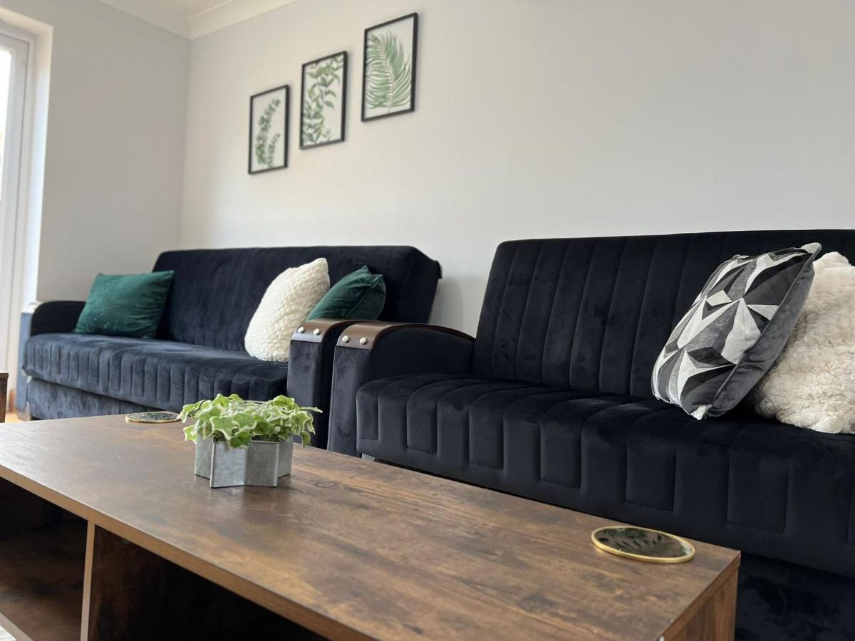 Boleyn Avenue By Incredible Holiday home *