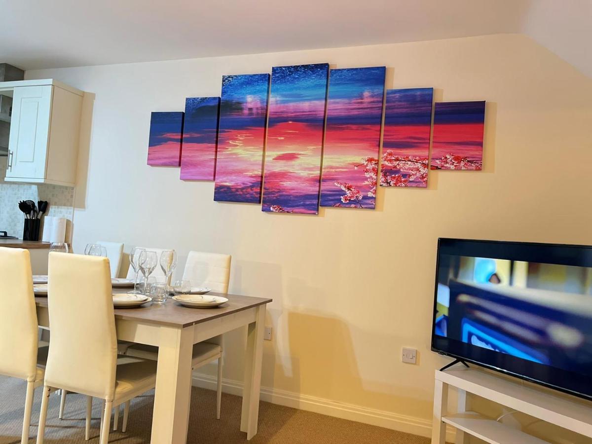Jupiter Coach House By Incredible Holiday home Peterborough