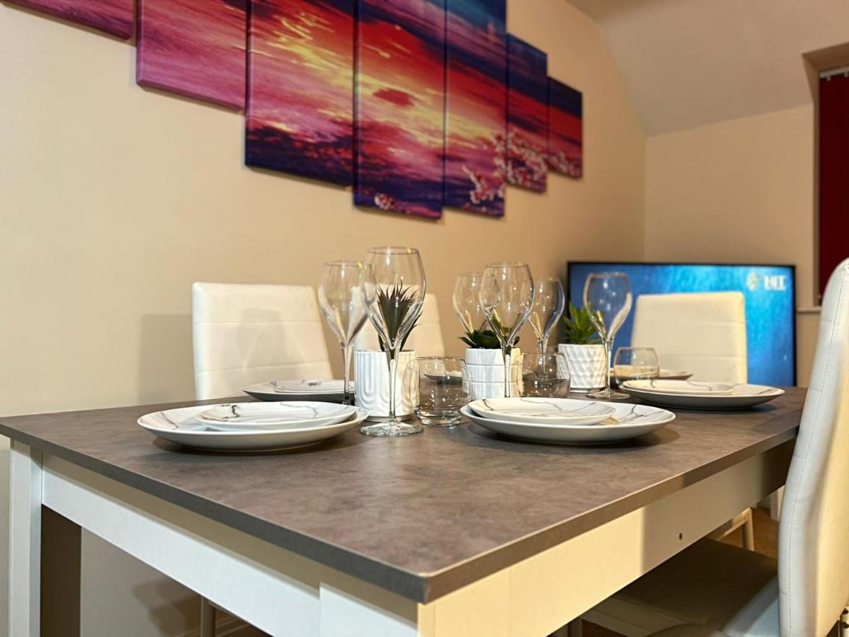 Jupiter Coach House By Incredible Peterborough