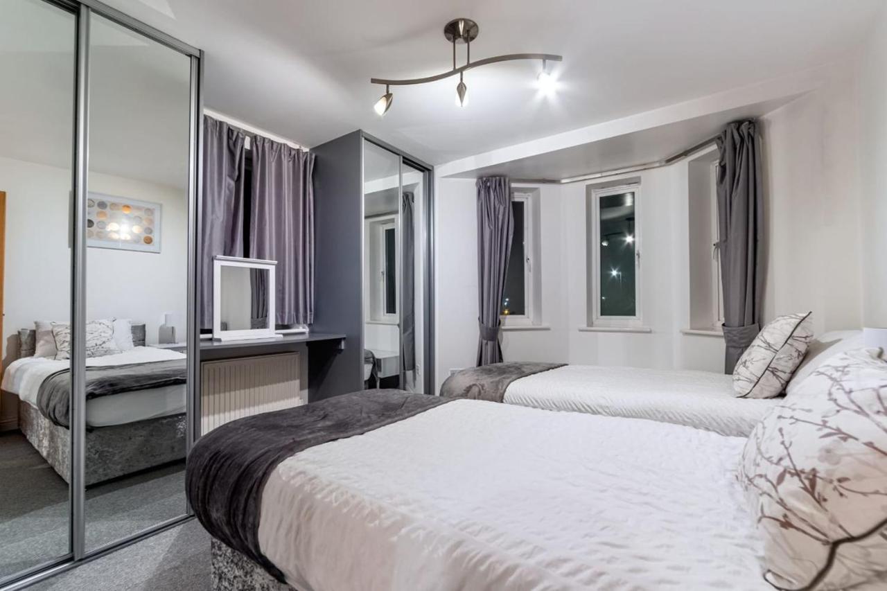 80 Clayburn By Incredible Apartment *