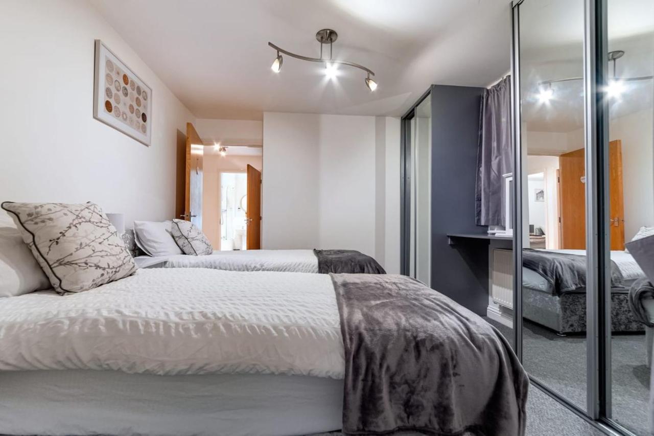 80 Clayburn By Incredible Apartment Peterborough