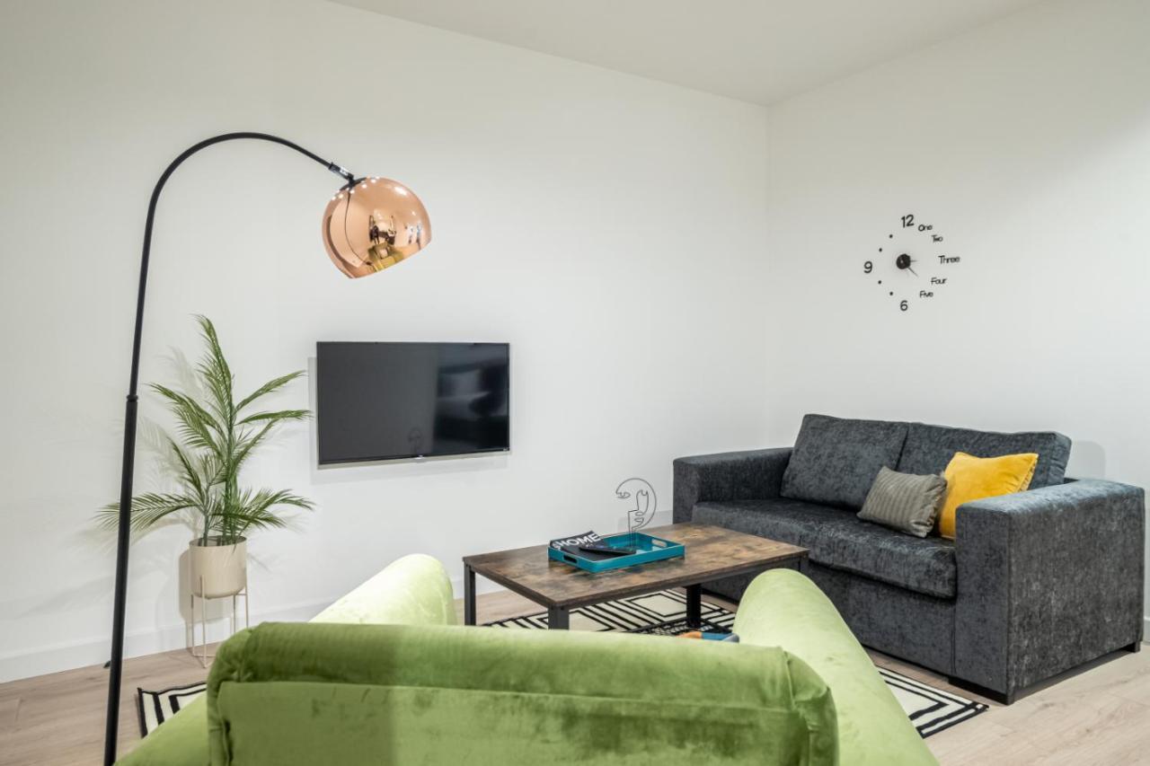 Luxe - Heart Of - Free Parking-gym-cinema Apartment Peterborough