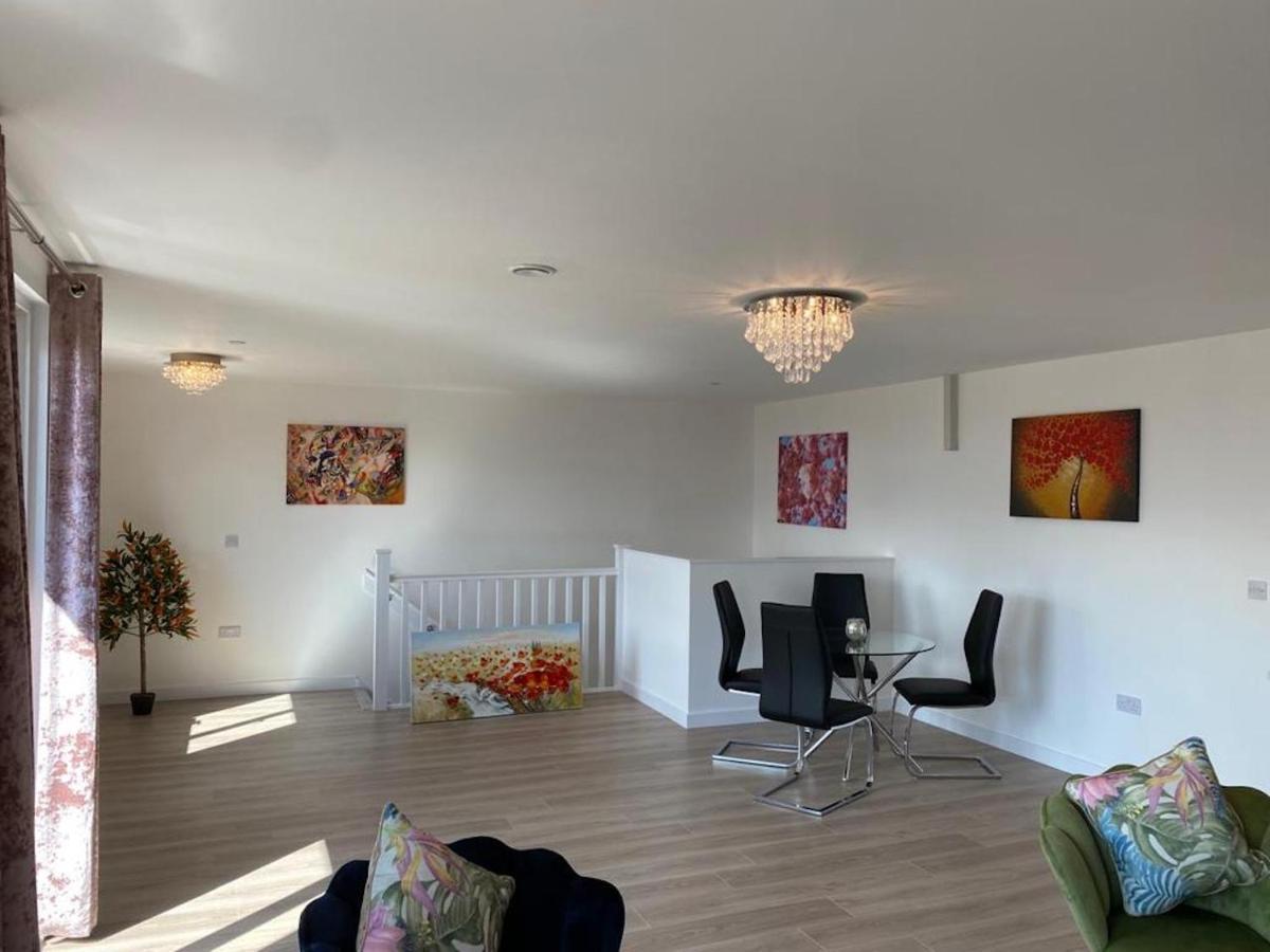 Cathedral View Duplex Penthouse: With Parking & Wi-fi Peterborough