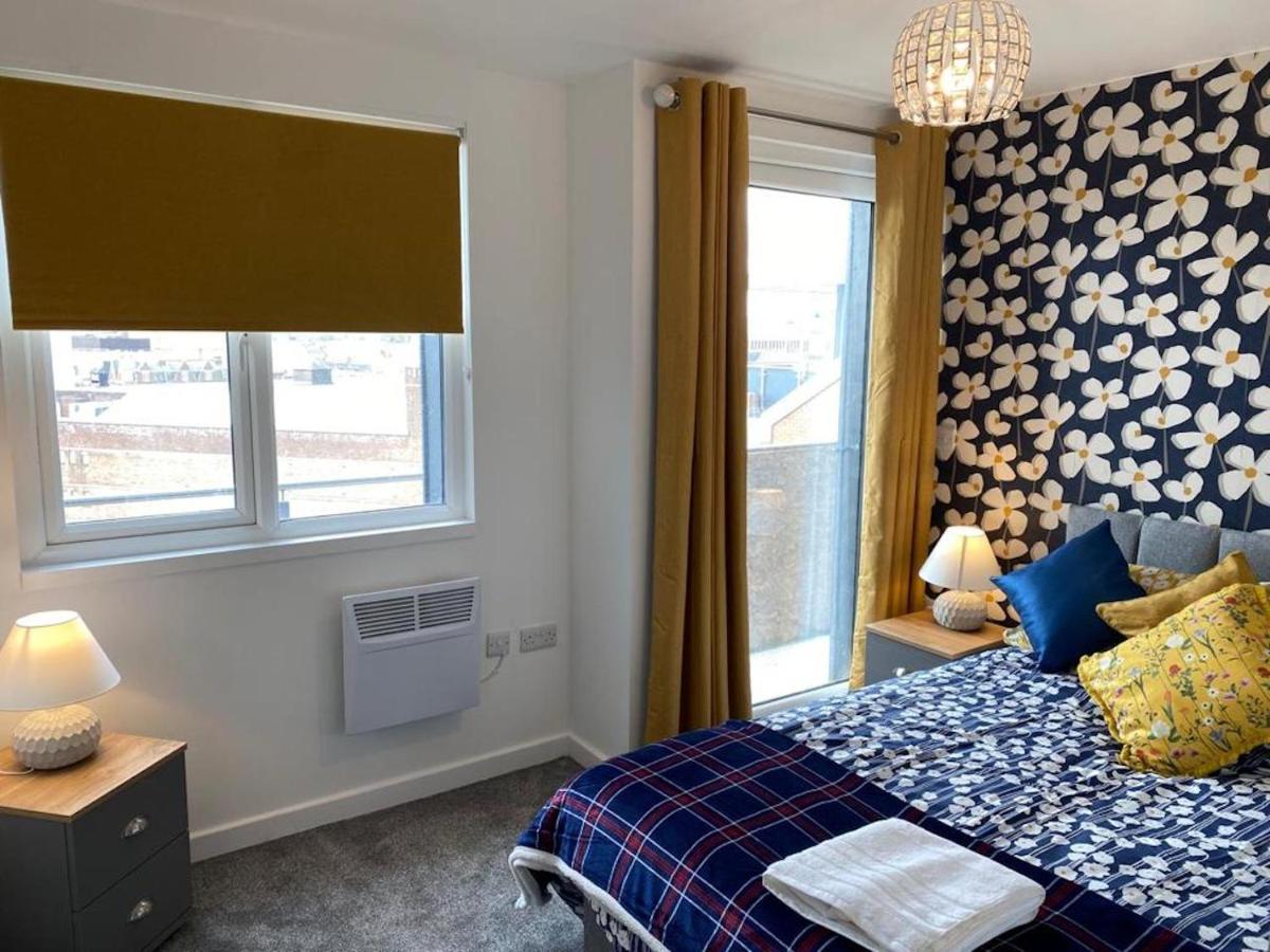 Apartment Cathedral View Penthouse: Modern Duplex With Terraces Peterborough