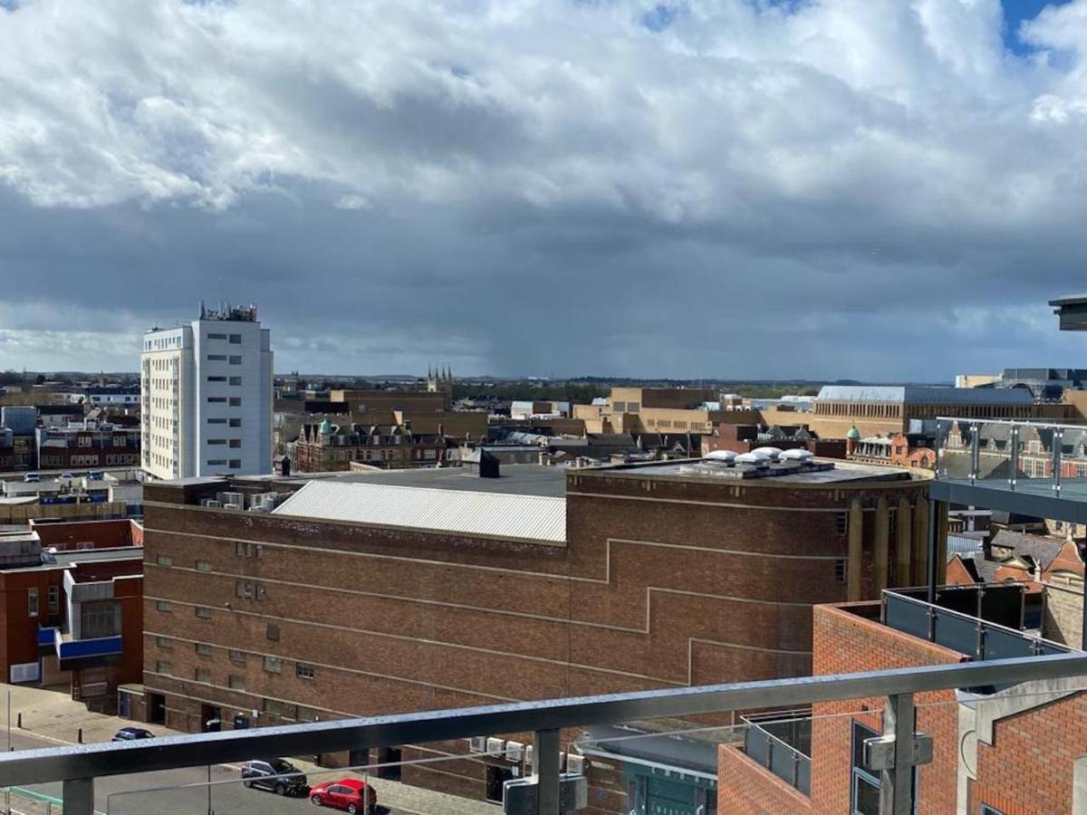 Cathedral View Penthouse: Modern Duplex With Terraces