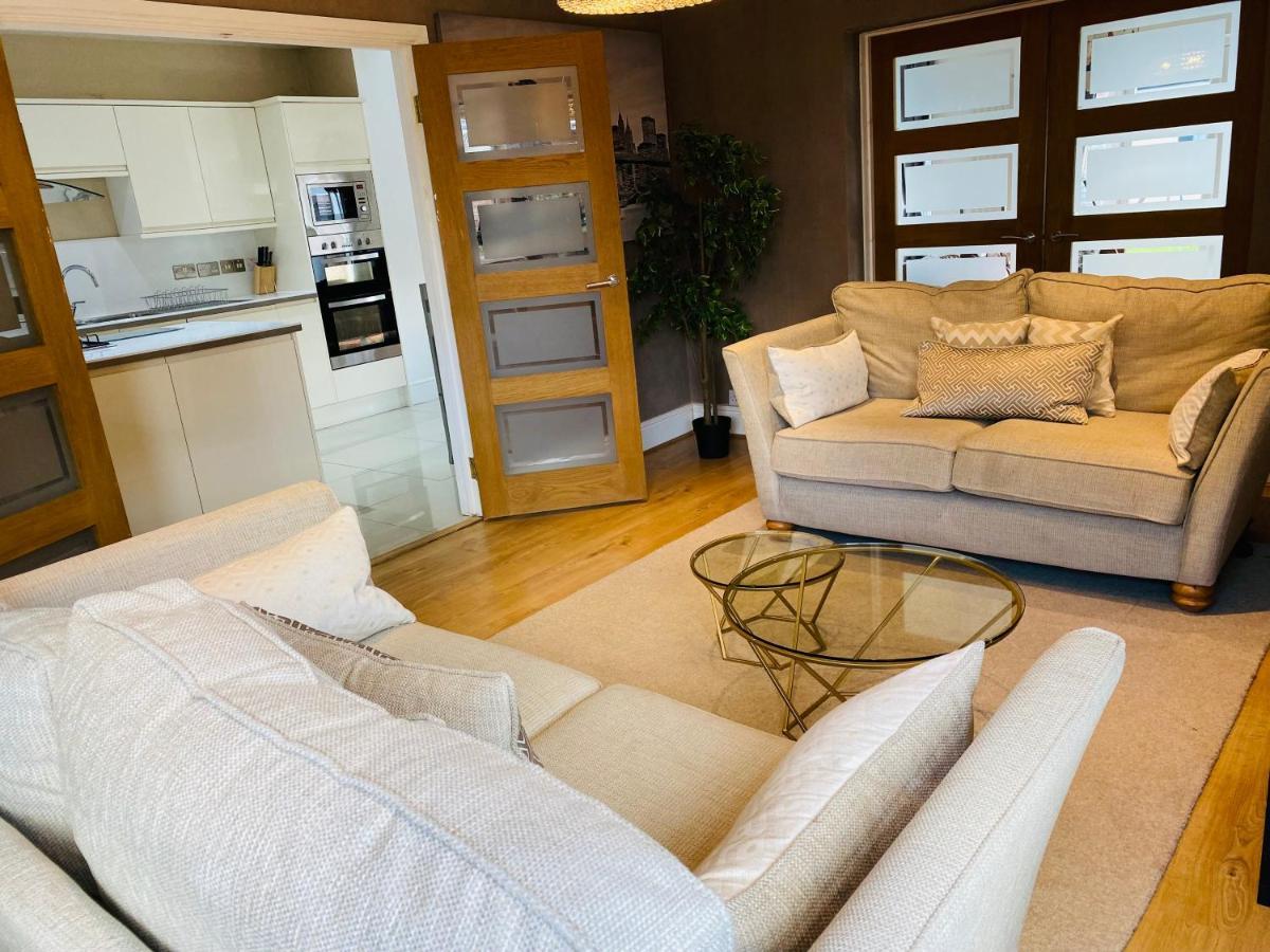 Mayors House Ideal For Groups & Business