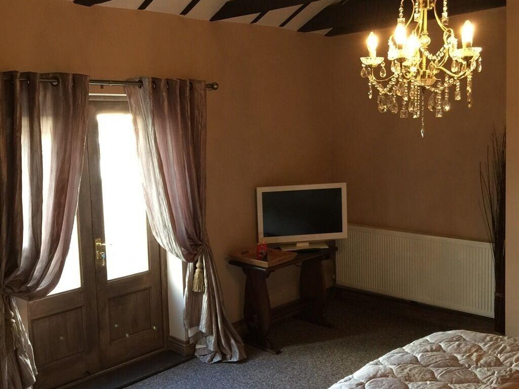 Dog In A Doublet Inn 4*