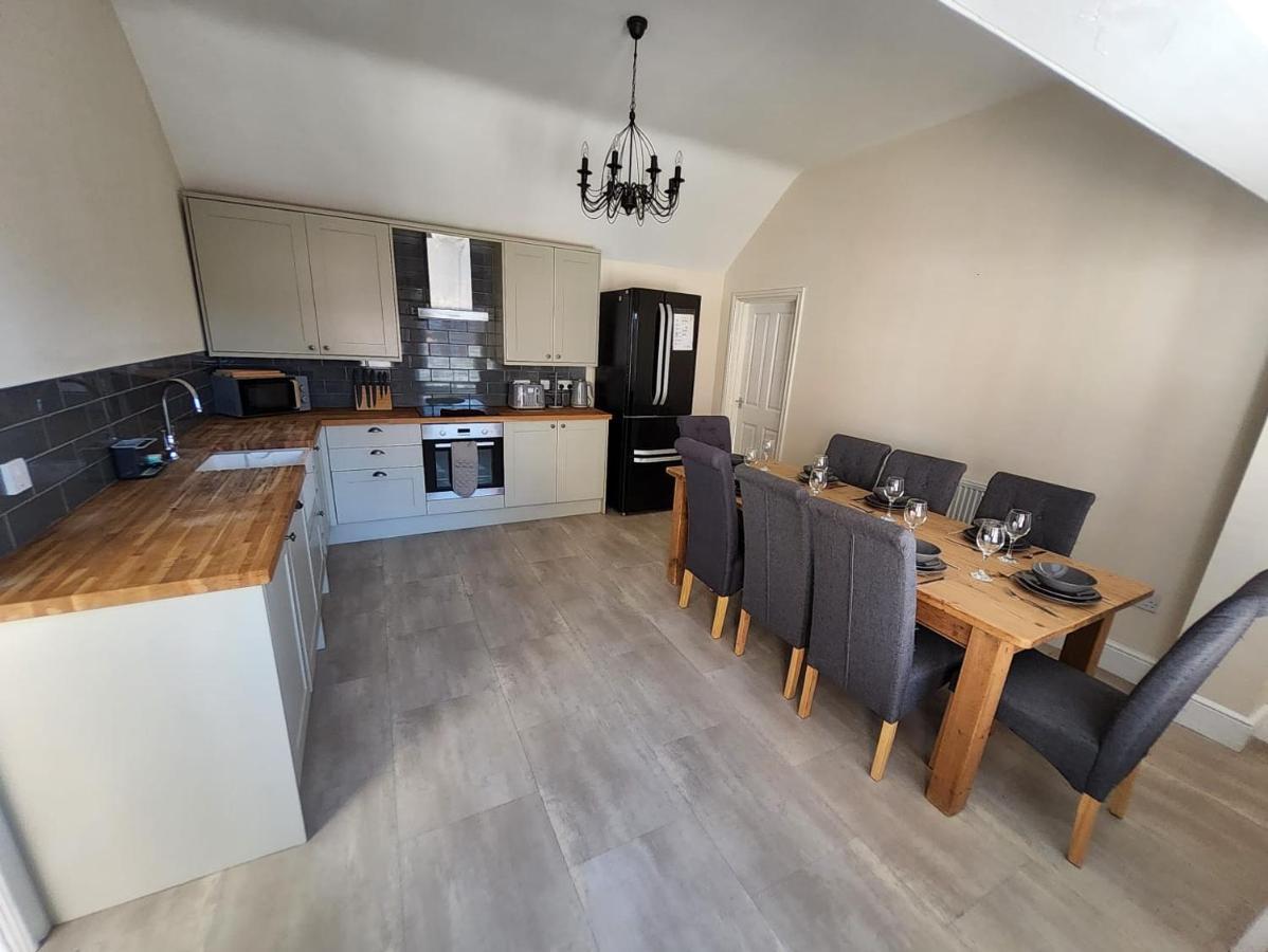 3 Bedroom 3 Doubles 1 Sofabed Apartment Peterborough