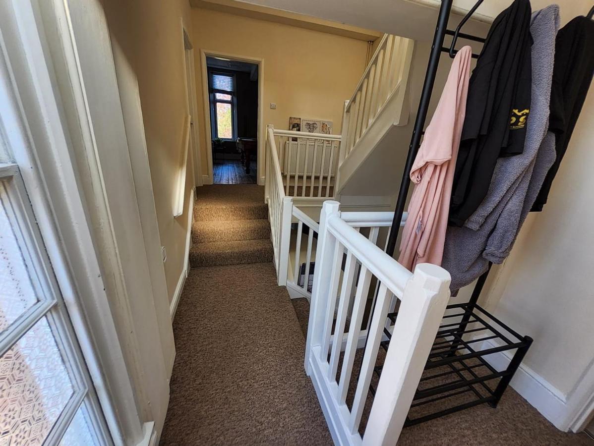 3 Bedroom 3 Doubles 1 Sofabed Apartment *