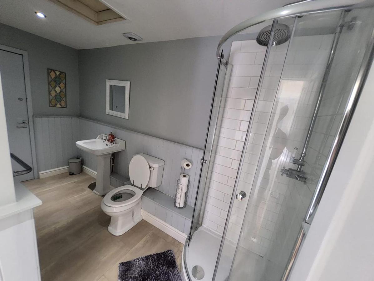 3 Bedroom 3 Doubles 1 Sofabed Peterborough