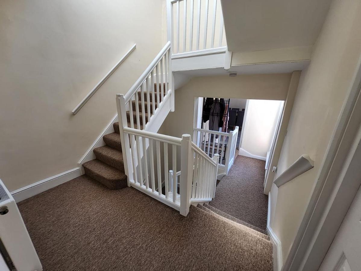 3 Bedroom 3 Doubles 1 Sofabed Apartment