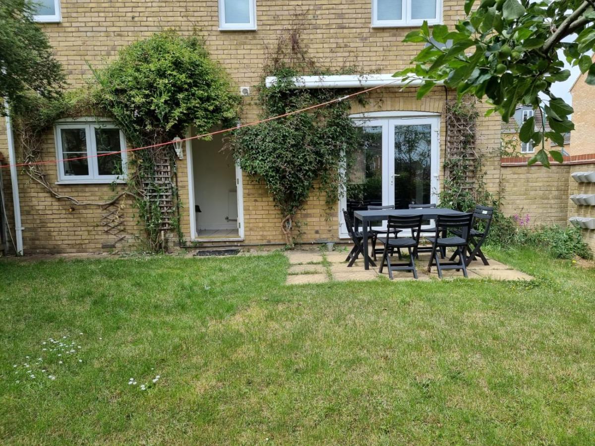 Holiday home Boleyn Avenue By Incredible