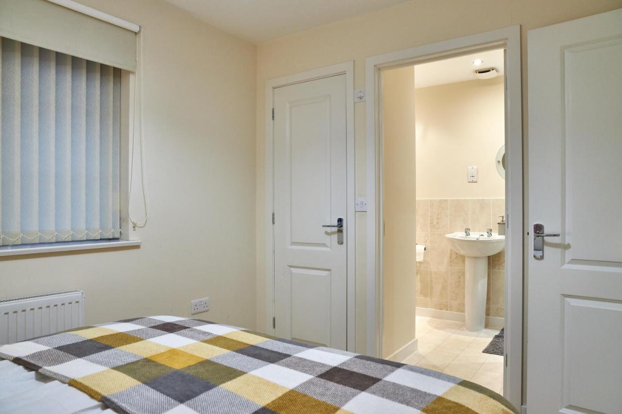 Kiln - Beautiful 4 Bedroom House With Parking! * Peterborough