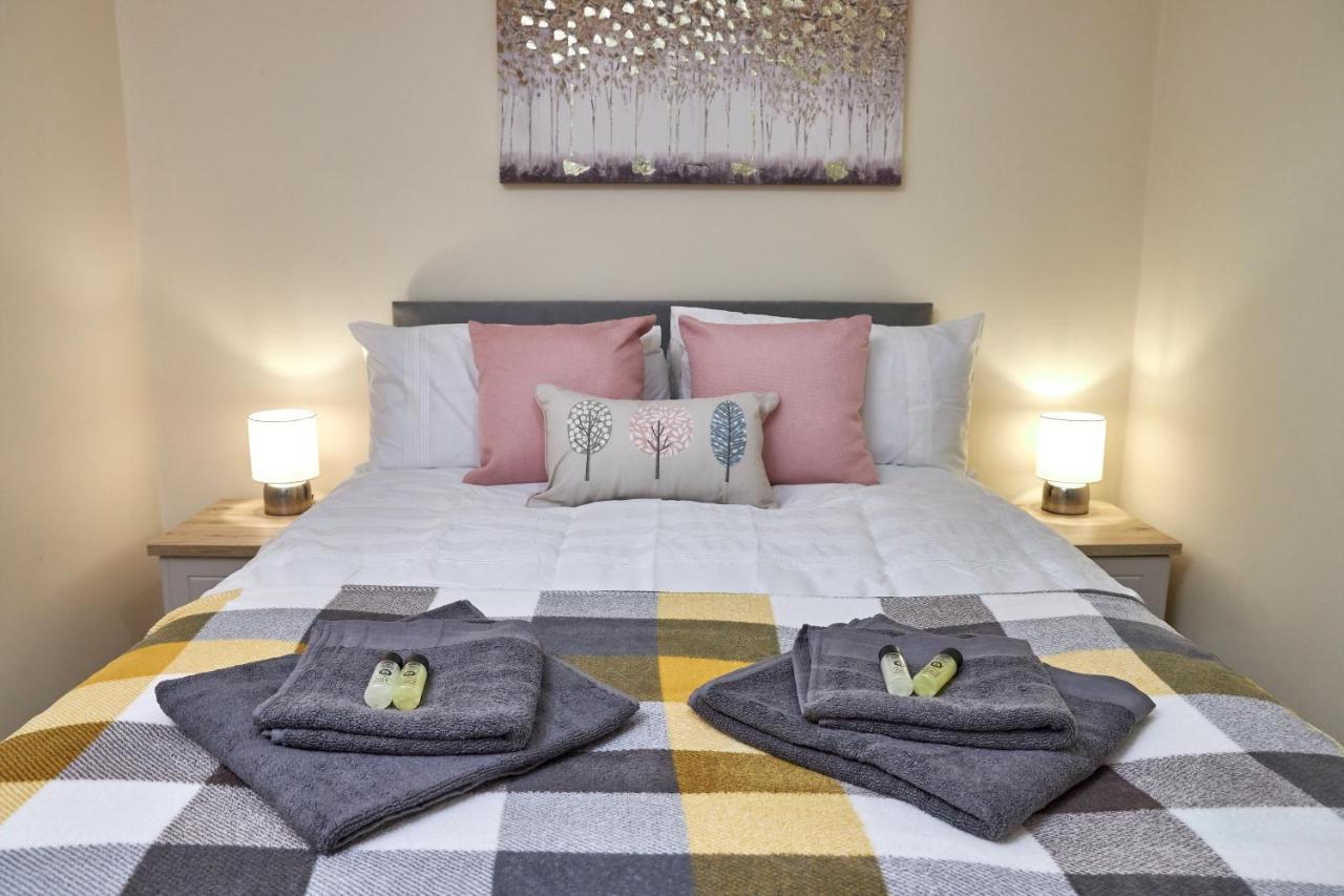 Apartment Kiln - Beautiful 4 Bedroom House With Parking! Peterborough