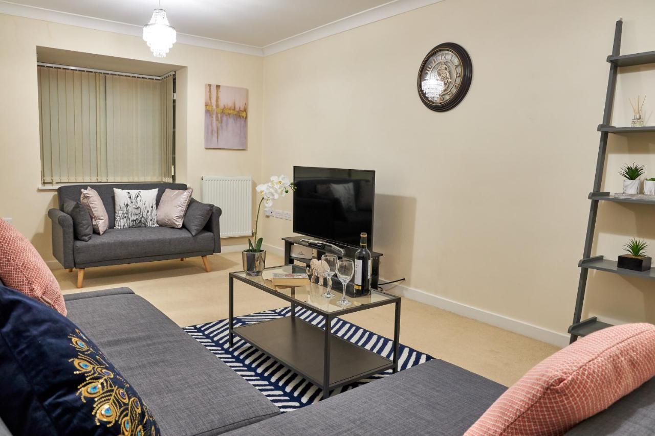 Apartment Kiln - Beautiful 4 Bedroom House With Parking!