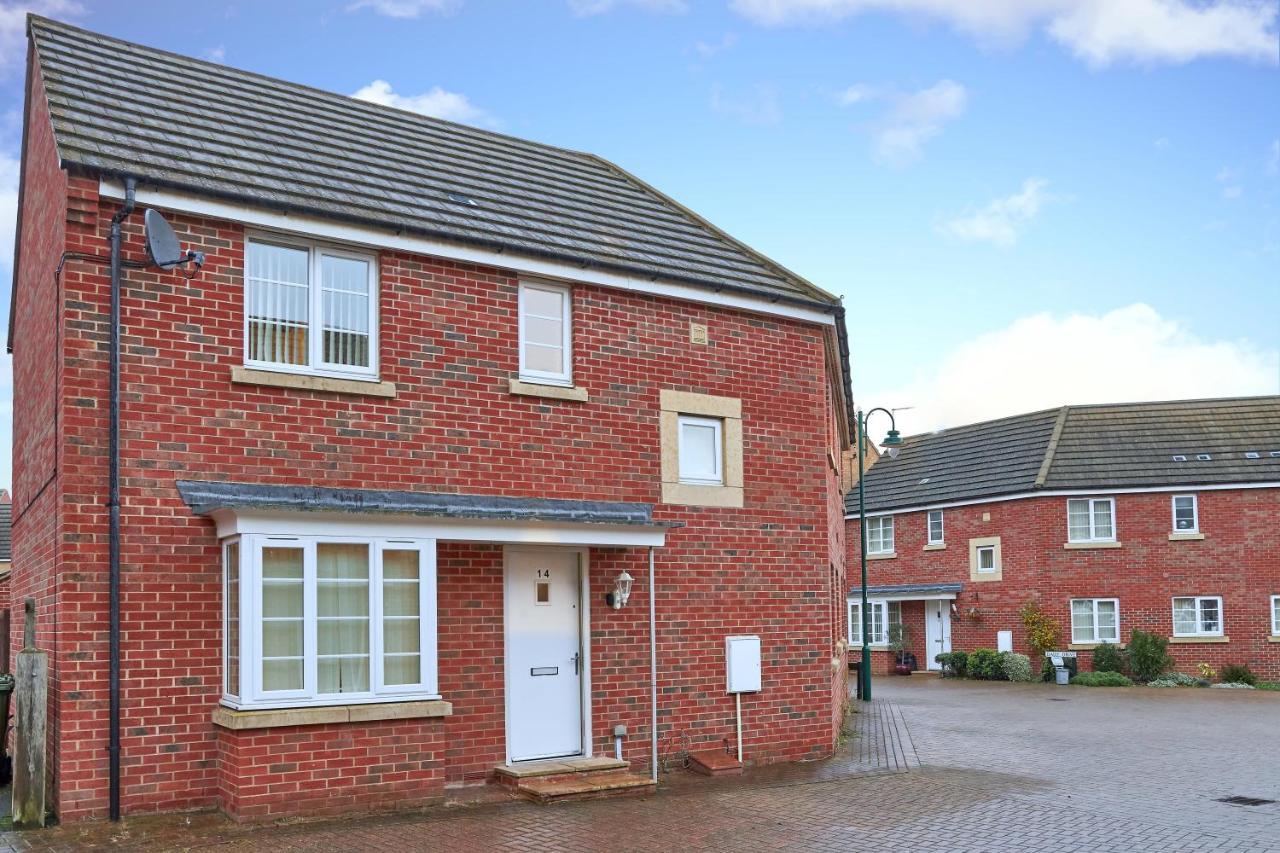 Kiln - Beautiful 4 Bedroom House With Parking! Apartment *