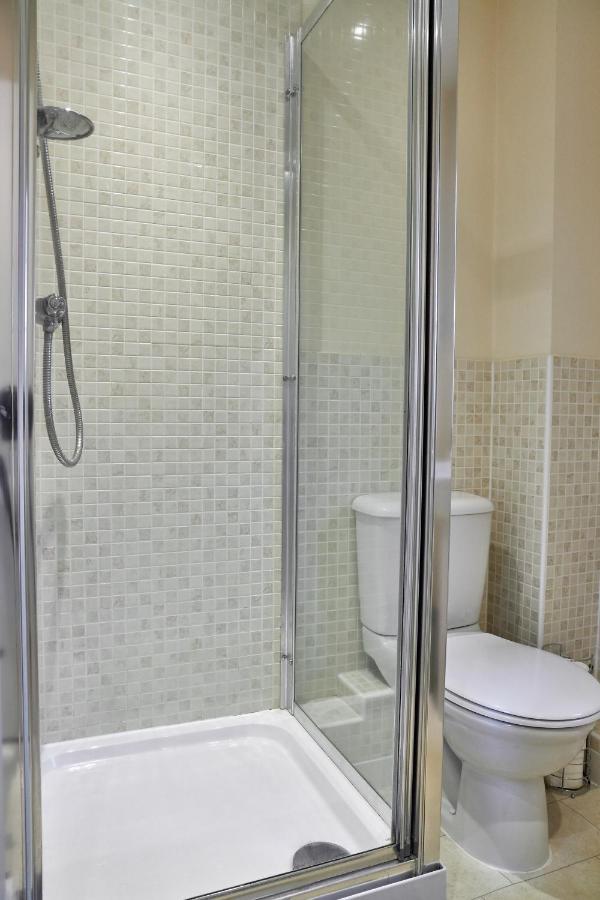 Apartment Kiln - Beautiful 4 Bedroom House With Parking! *