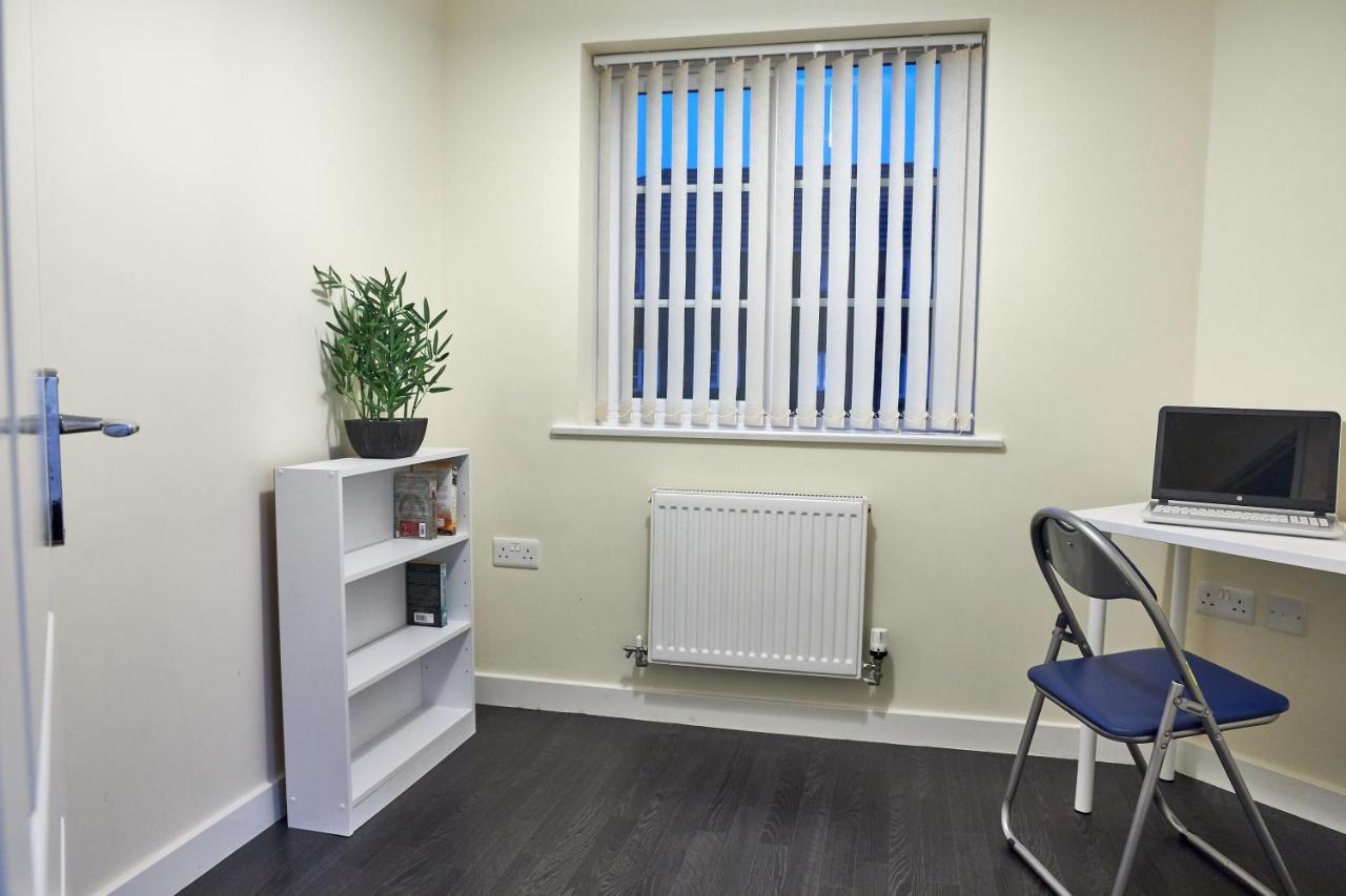 Kiln - Beautiful 4 Bedroom House With Parking!