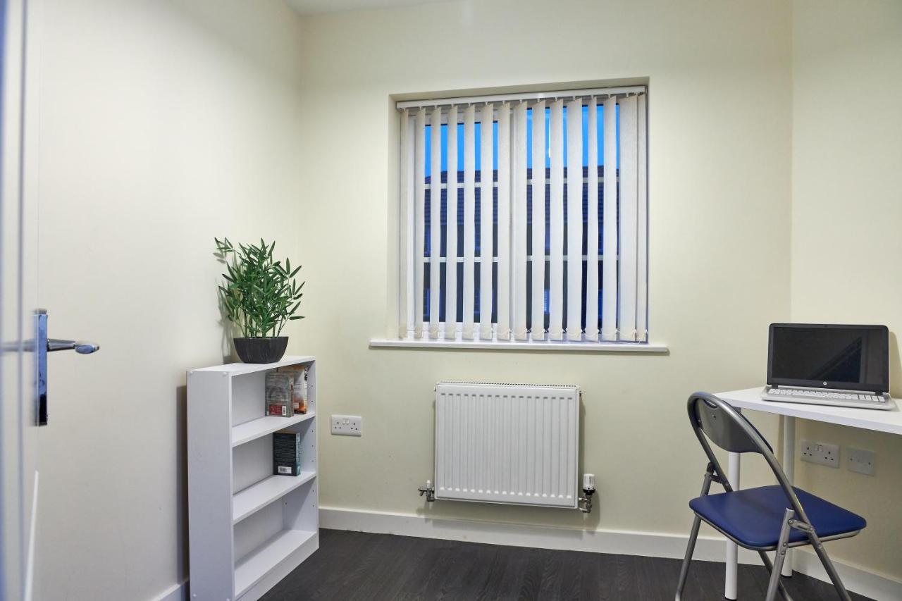 Apartment Kiln - Beautiful 4 Bedroom House With Parking! *