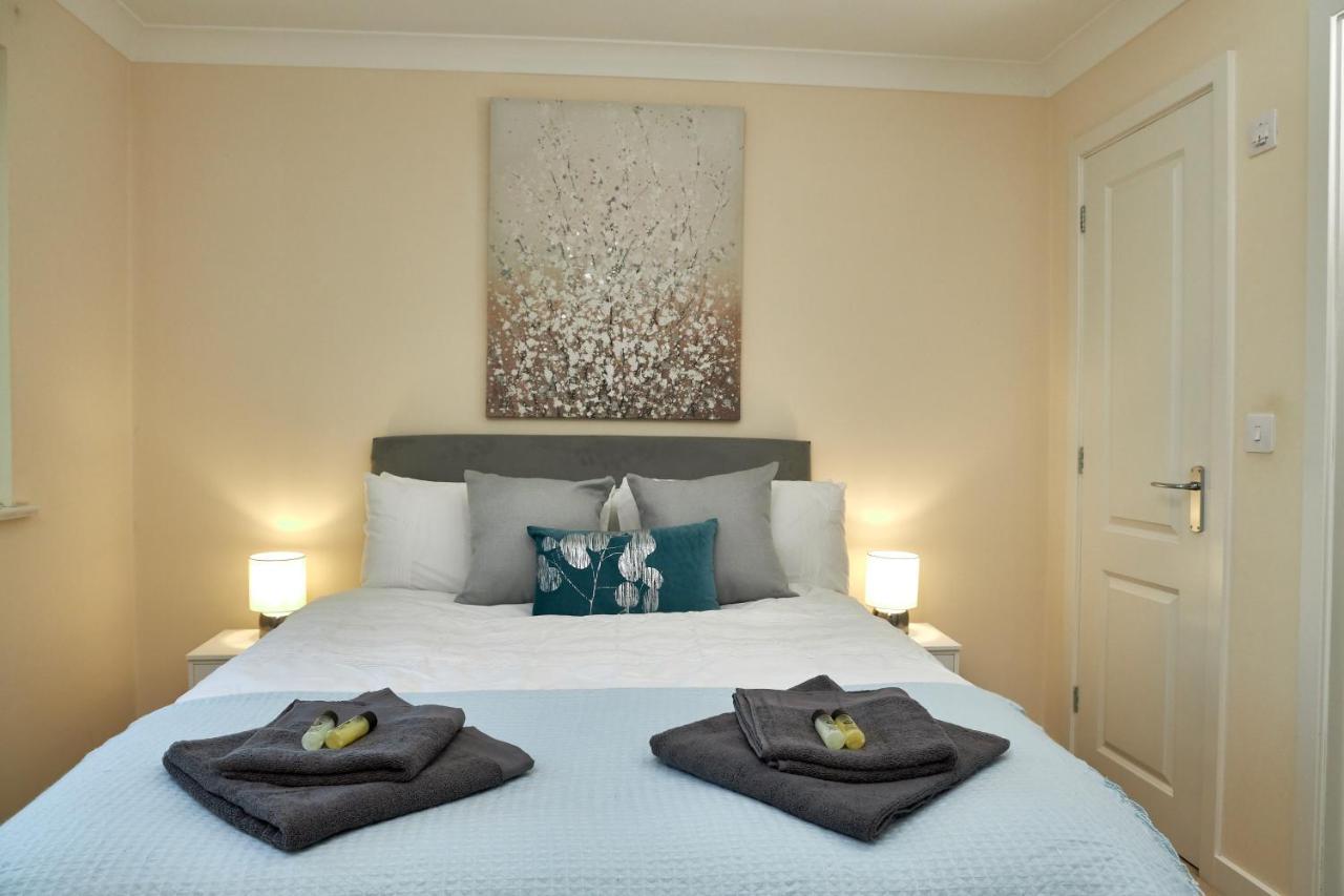 Apartment Kiln - Beautiful 4 Bedroom House With Parking! Peterborough