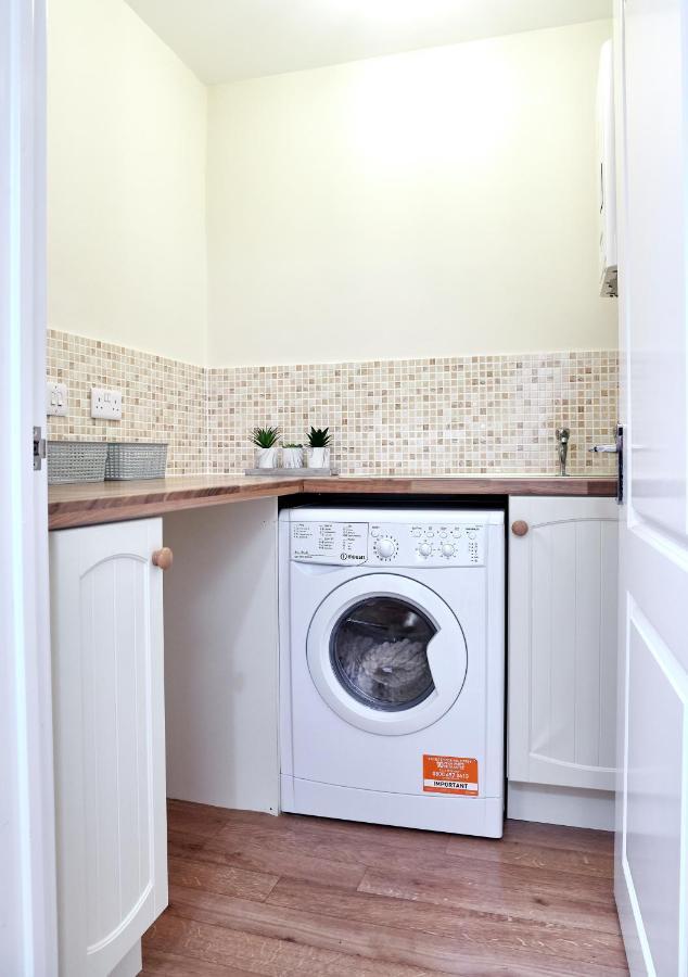 Kiln - Beautiful 4 Bedroom House With Parking! Peterborough