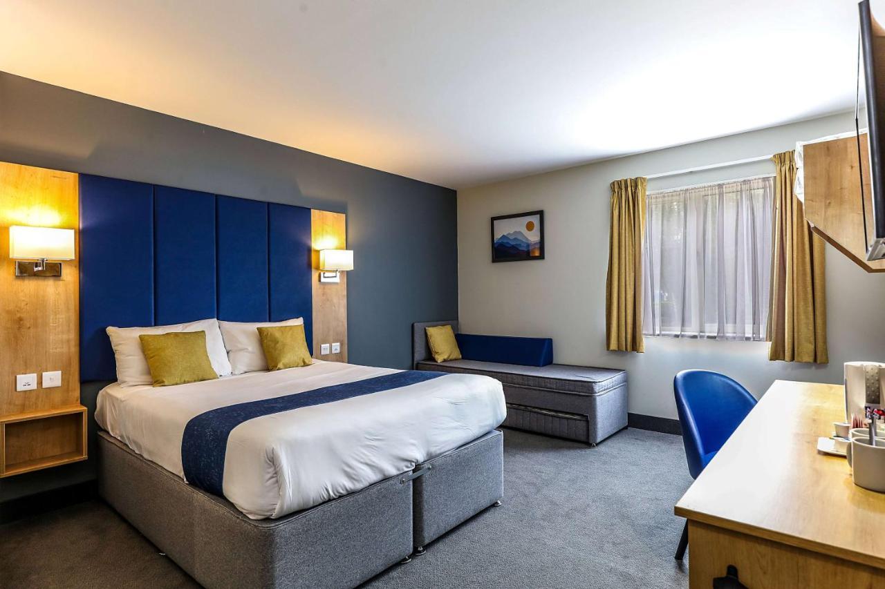Days Hotel 3*