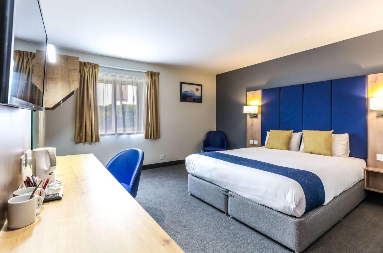 Days Hotel 3*