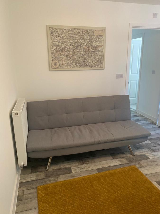 Apartment Center: Modern 2-bedroom With Parking Peterborough