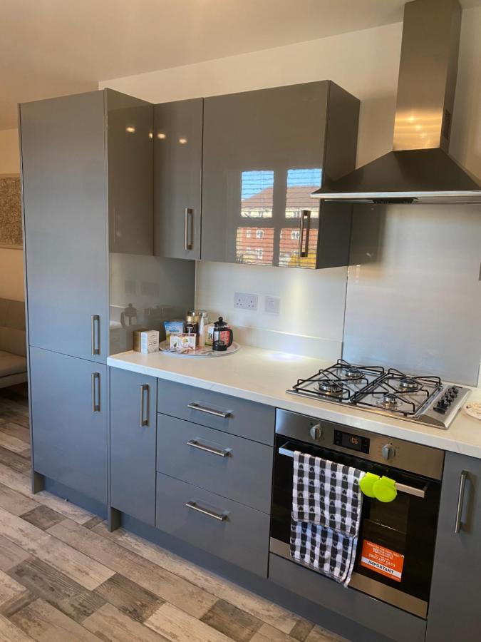 Center: Modern 2-bedroom With Parking Peterborough