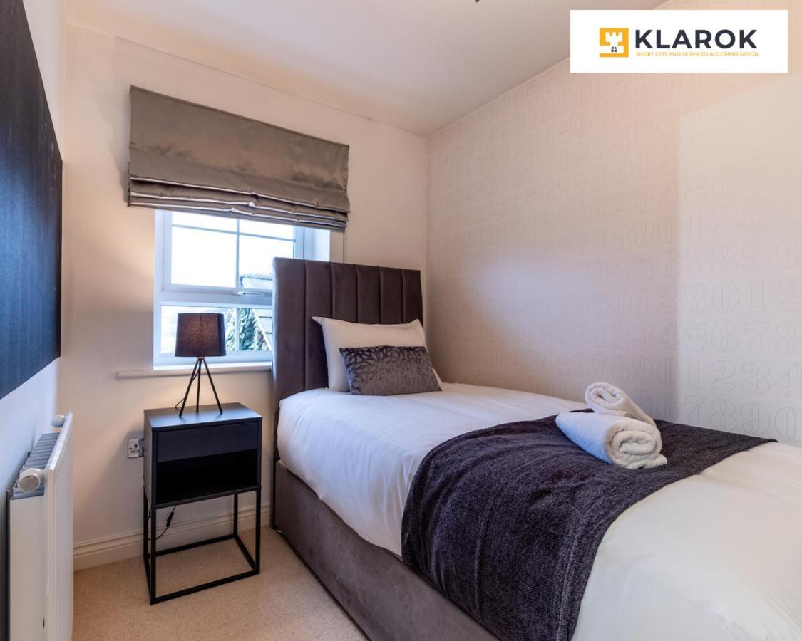 Klarok's Long-stay Lodge: 4-bed Retreat With Pool Table Holiday home