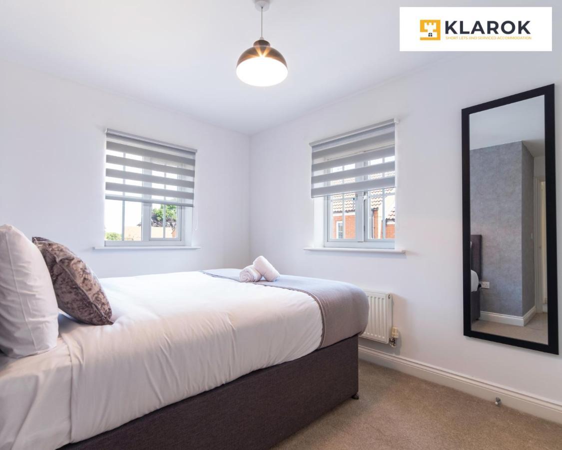 Holiday home Klarok's Comfy Centre House: Extended With Ps4 & Parking Peterborough
