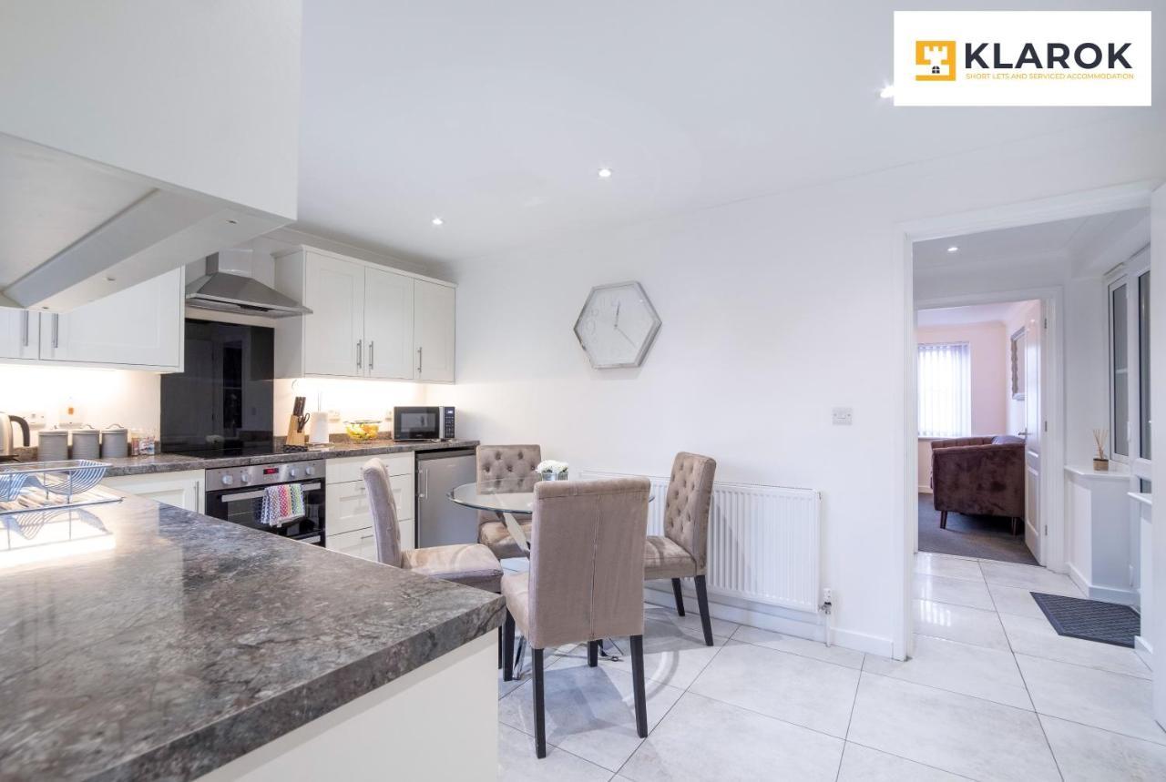 Holiday home Klarok's Spacious 4-bed Extended