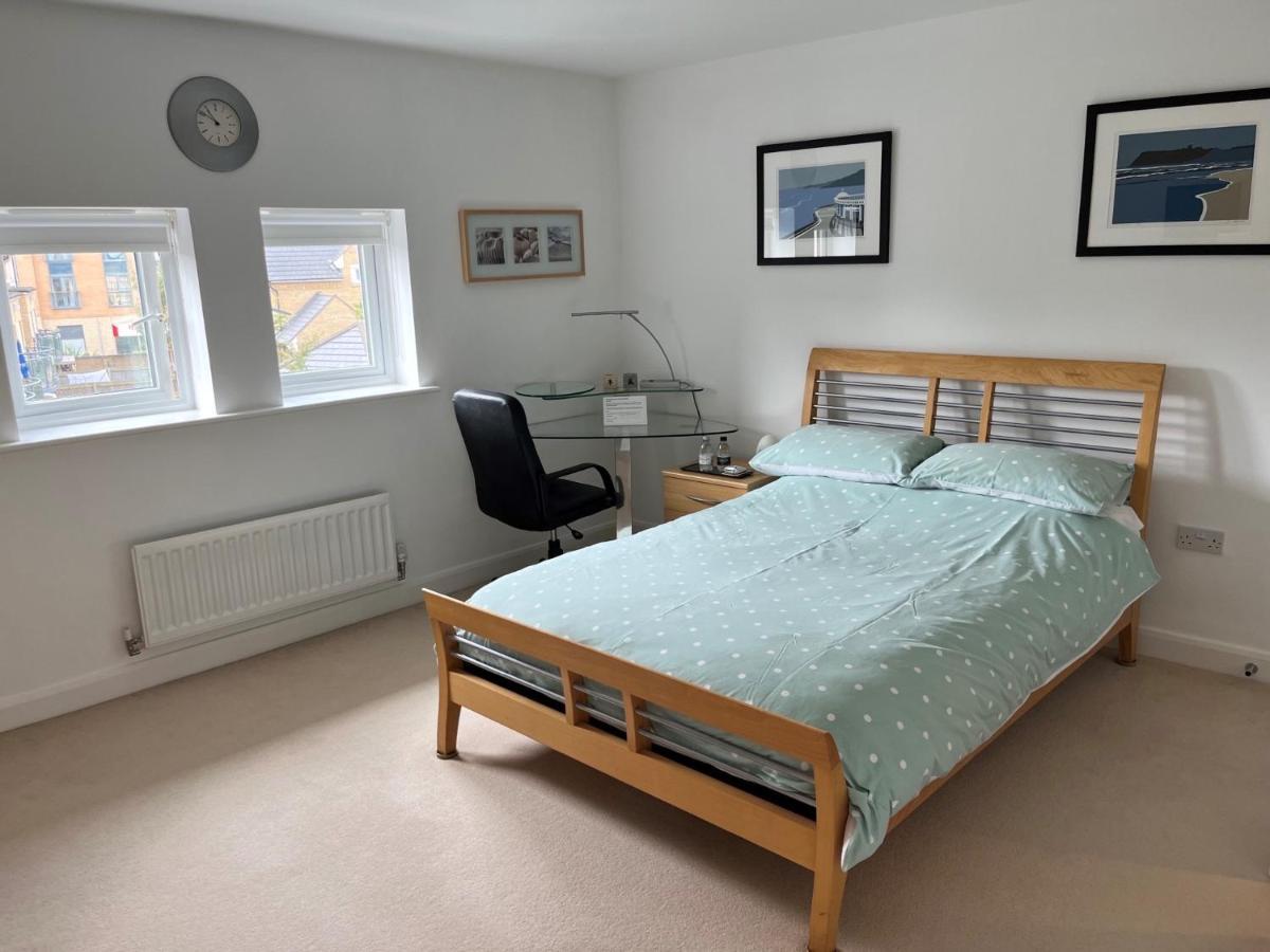 Peterborough, Hampton Vale Lakeside En-suite Large Double Bedroom With Great Modern Facilities *