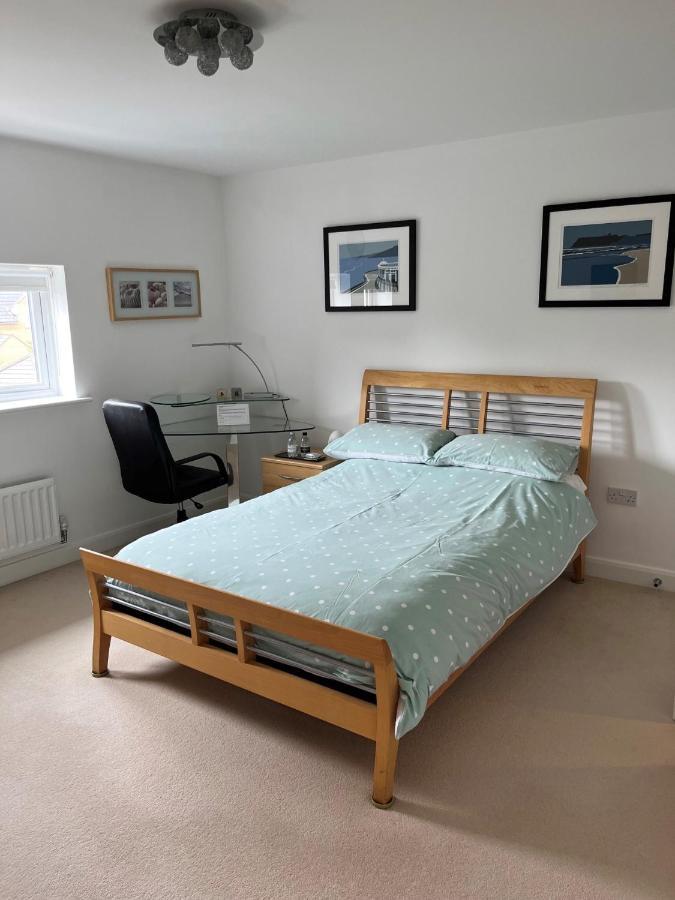 Peterborough, Hampton Vale Lakeside En-suite Large Double Bedroom With Great Modern Facilities Homestay *