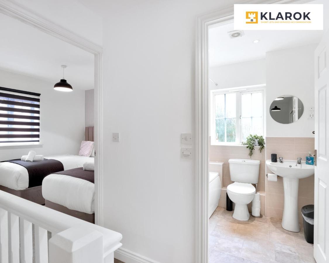 Klarok's Comfy Centre House: Extended With Ps4 & Parking * Peterborough