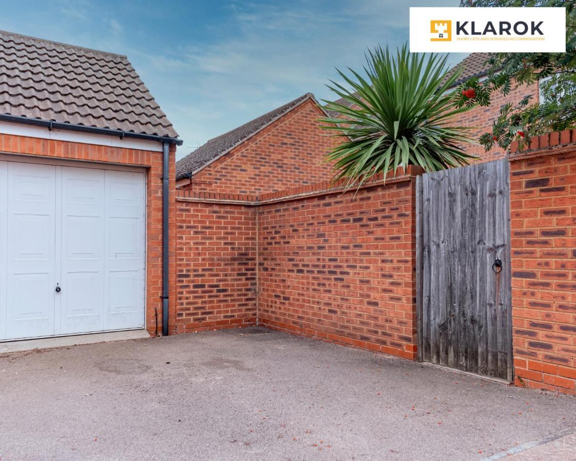 Klarok's Comfy Centre House: Extended With Ps4 & Parking Holiday home *