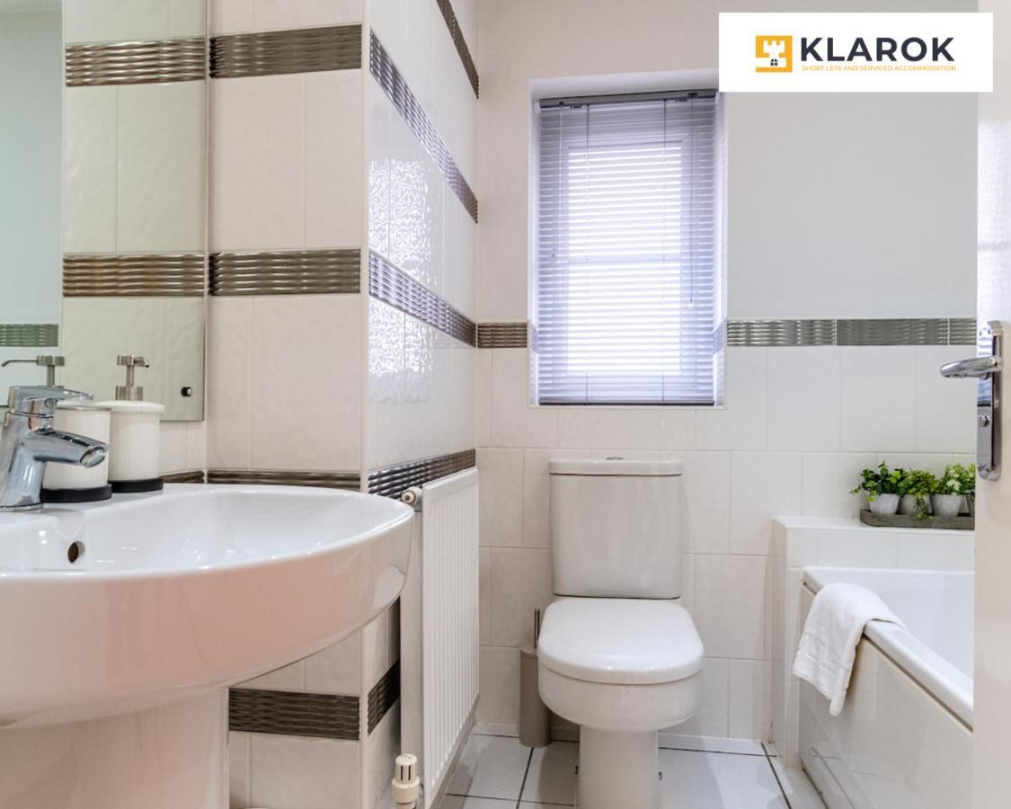 Holiday home Klarok's Long-stay Lodge: 4-bed Retreat With Pool Table