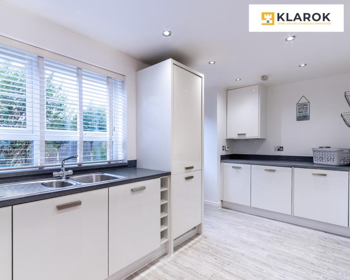 Klarok's Long-stay Lodge: 4-bed Retreat With Pool Table * Peterborough