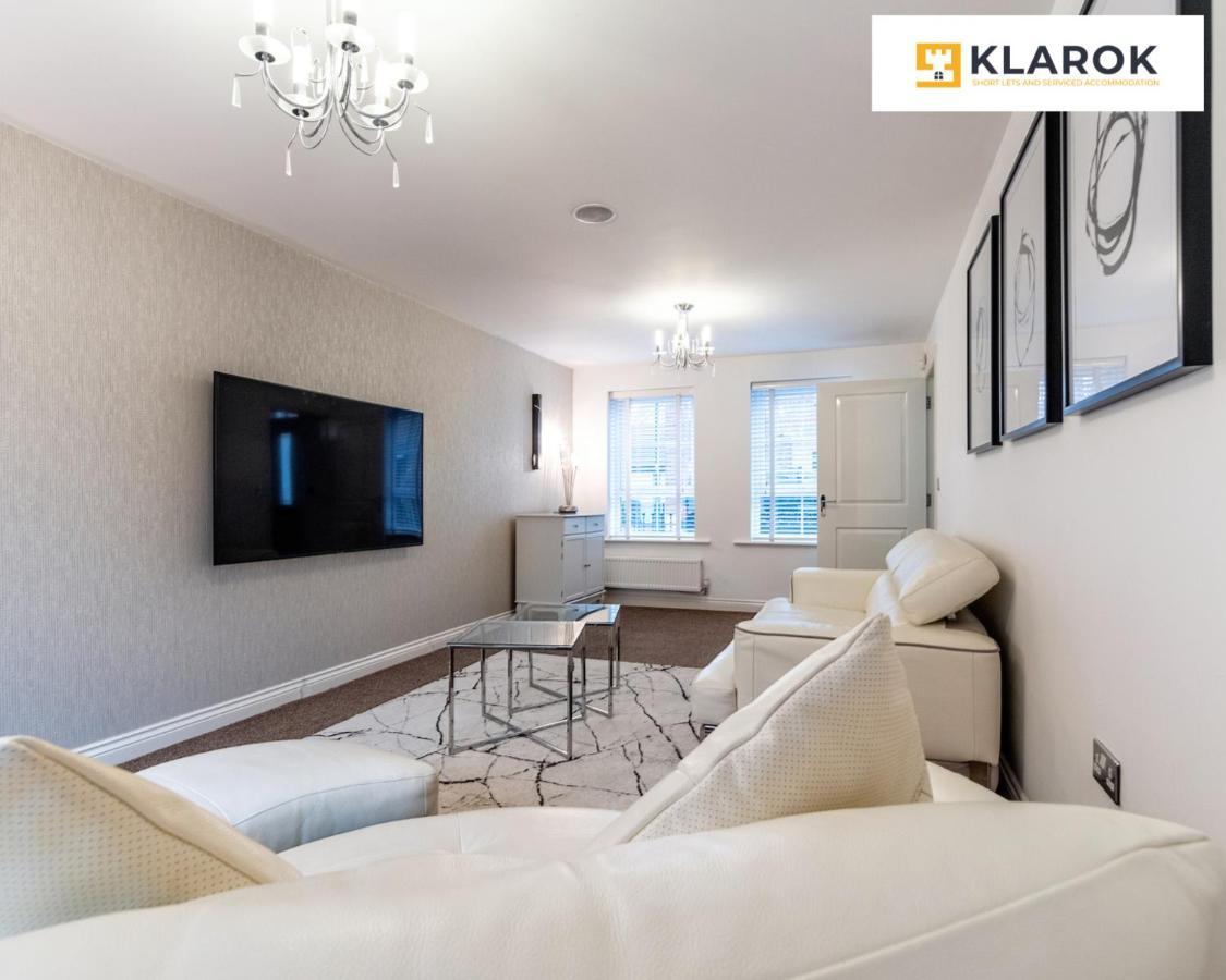 Klarok's Long-stay Lodge: 4-bed Retreat With Pool Table Holiday home
