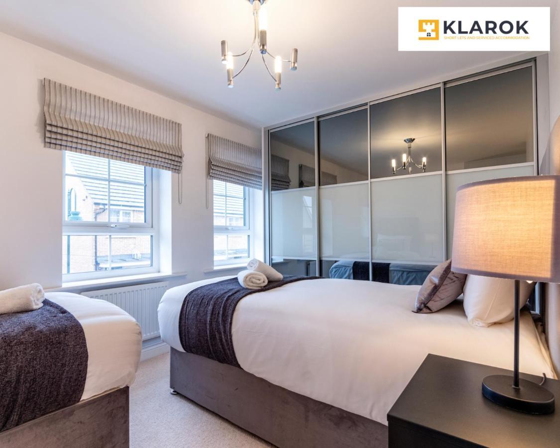 Klarok's Long-stay Lodge: 4-bed Retreat With Pool Table Holiday home *